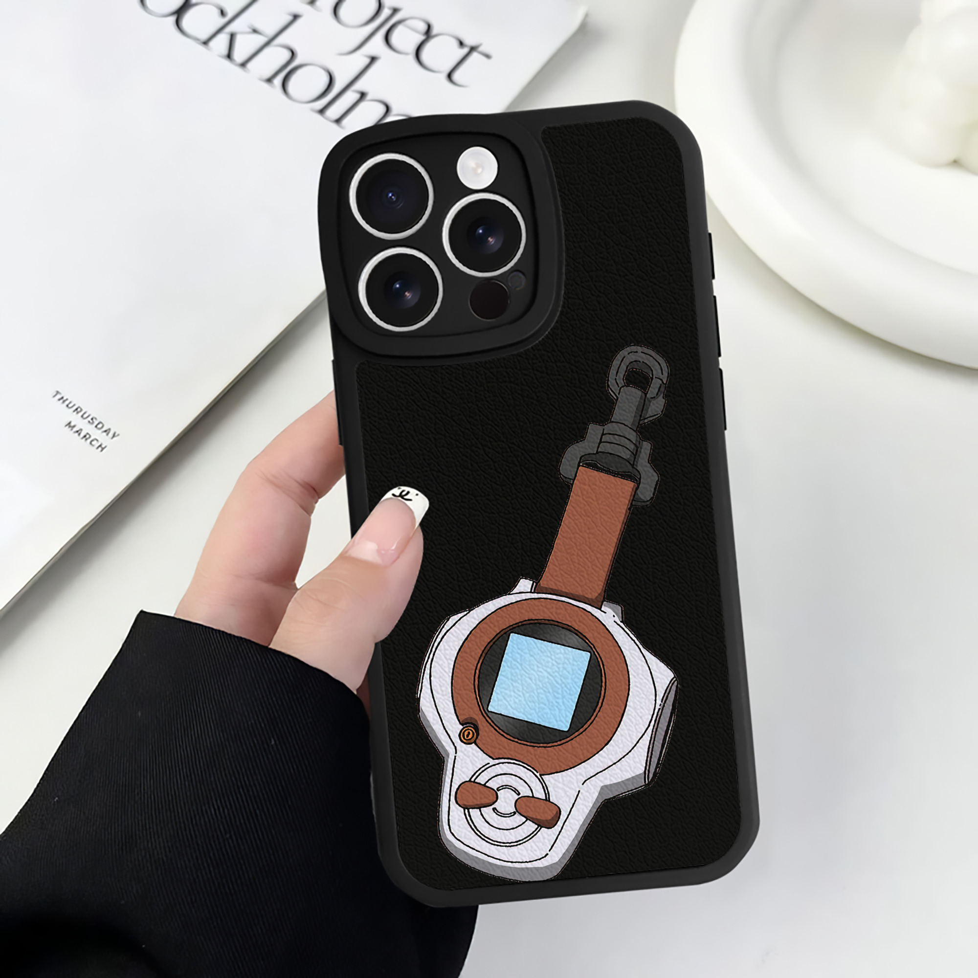 （画像用） Digimon デジタルモンスター/デジモン 【iPhone 16シリーズ対応】シリコンスマホケース（レザー調） 材質：シリコン
